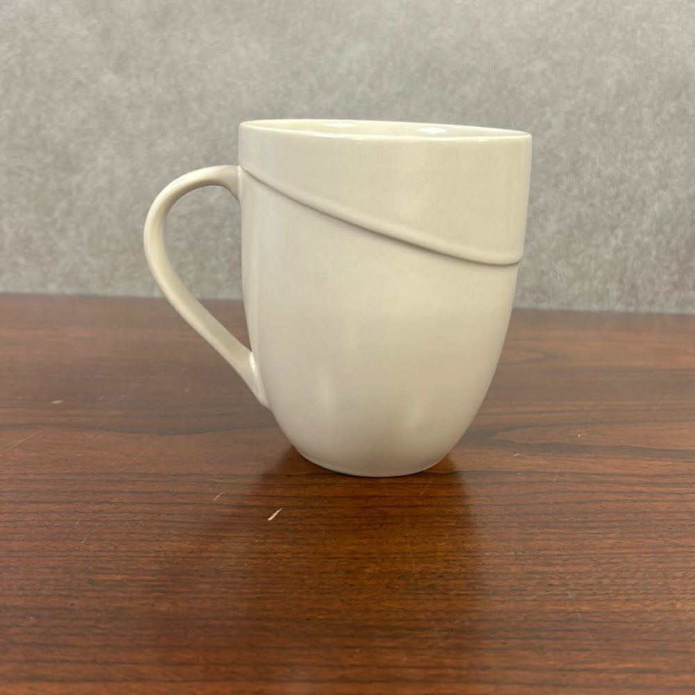 Mikasa coffee mug cream. KK108